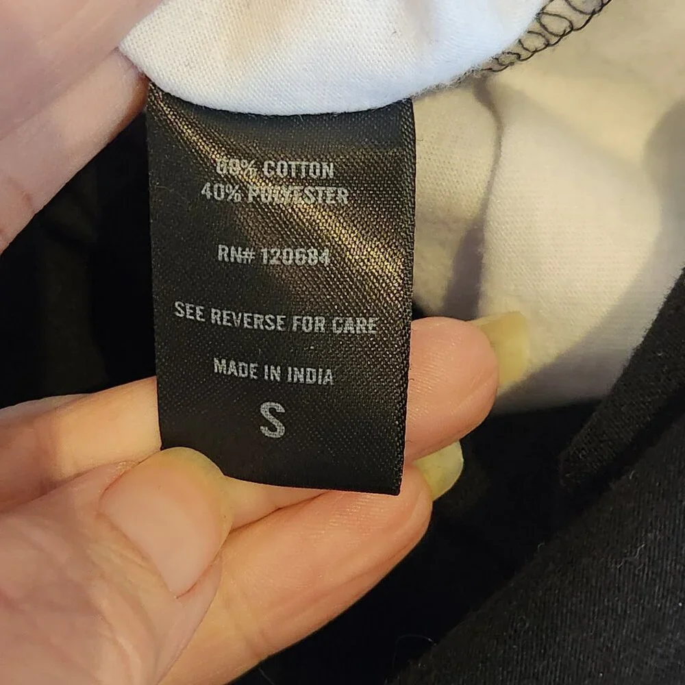 .Black & White Split Crop T-Shirt from HOT TOPIC - Picture 7 of 8